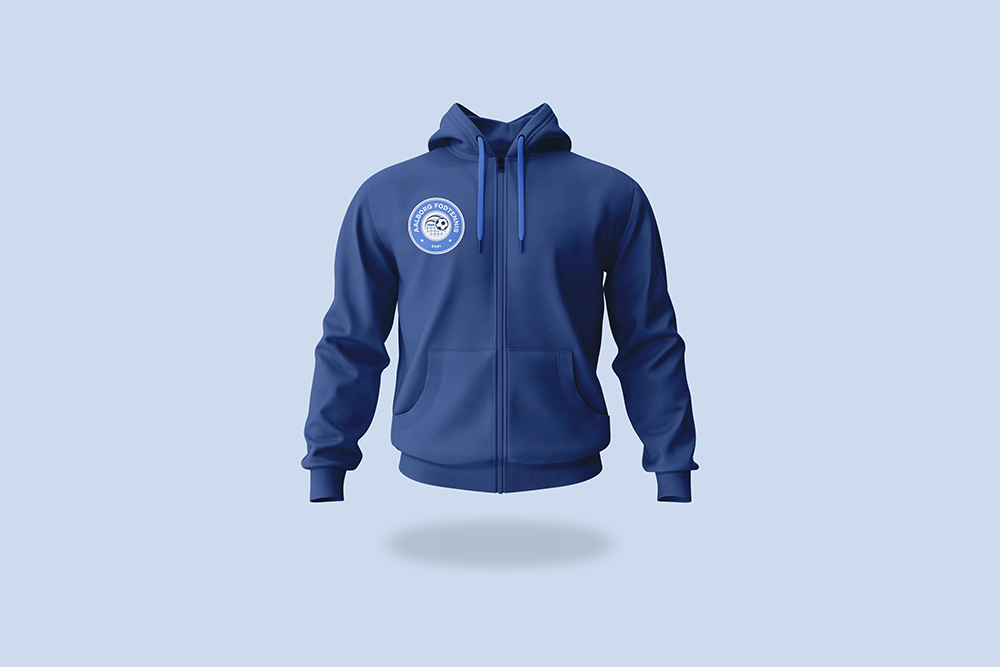 Mockup af trøje med Aalborg Fodtennis logo på