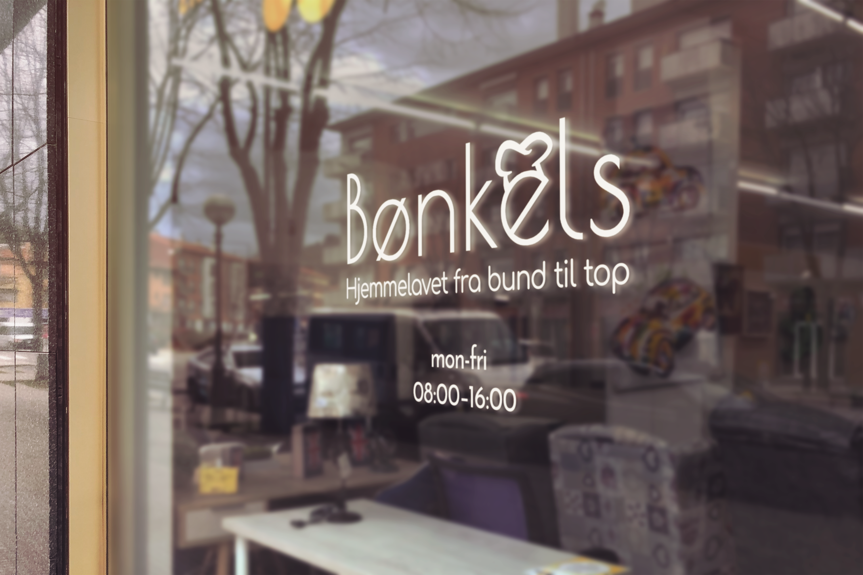 Udenfor hos Bønkels